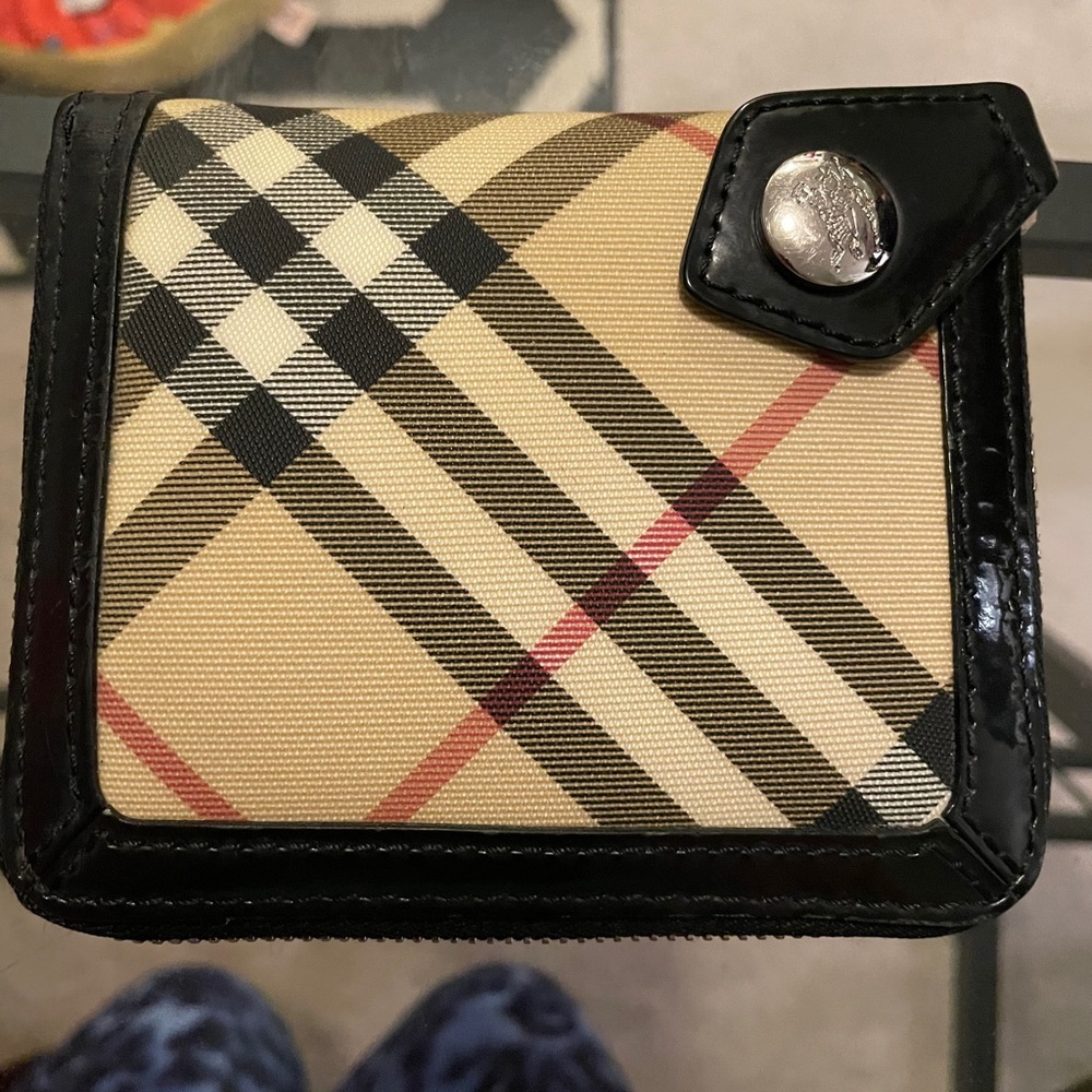 Burberry Zipper Wallet